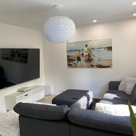 Апартаменти Modern Apt - King-Size Bed - Wifi -Self Check In Рованіемі Екстер'єр фото